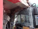�idi� trolejbusu narazil do budovy u zast�vek na Hlu��nsk� ulici v Opav�. P�i...