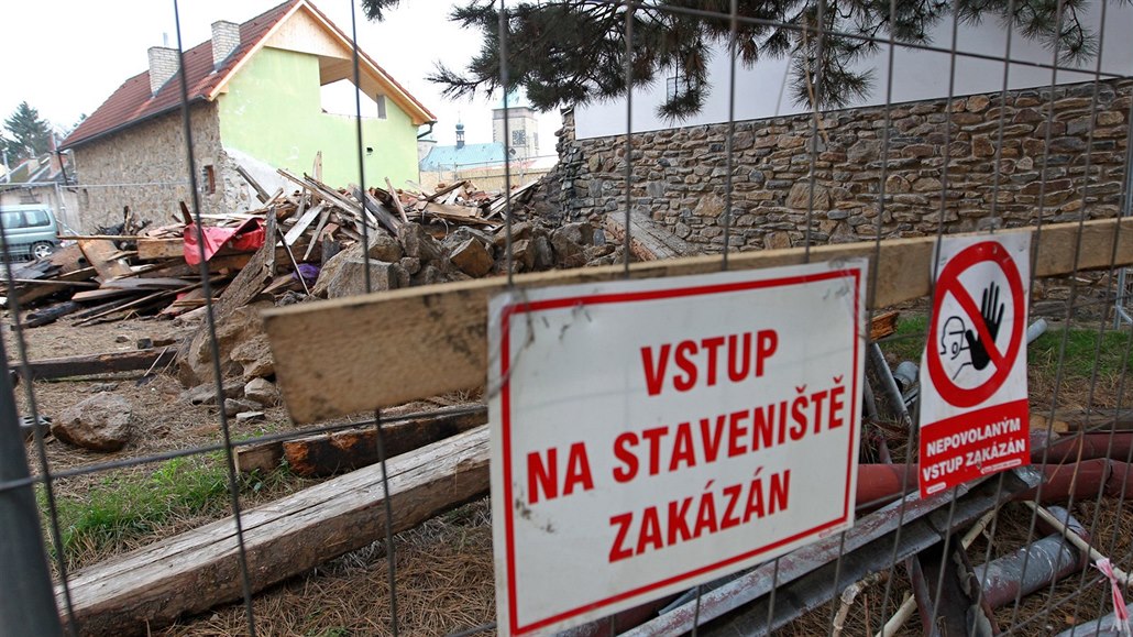 Památkov� chrán�ný d�m v Kozí ulici na konci �íjna nenávratn� zmizel, z�stalo...