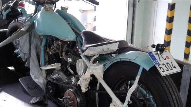 Zloděj ukradl historický motocykl Harley-Davidson v hodnotě převyšující 700 tisíc korun.