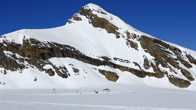 Z vrcholu vcarsk hory Oldehore se nabz skvl vhled na ledovec Tsanfleuron.