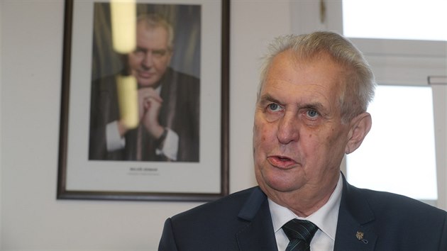 Prezident Miloš Zeman vystoupil na tiskové konferenci k Zemanově kandidatuře do prezidentských voleb.