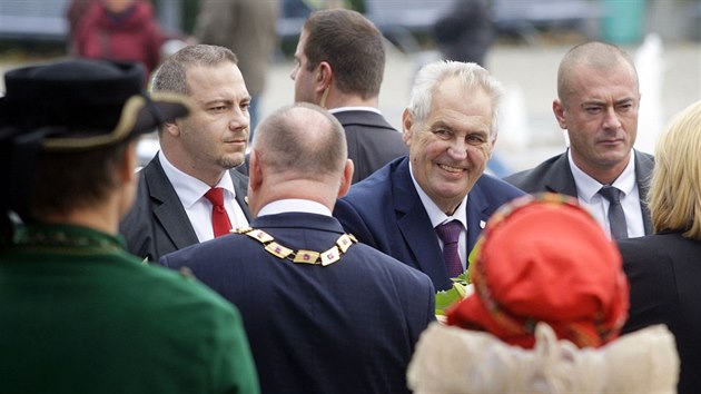 Prezident Milo Zeman ve stedu zahjil tdenn nvtvu Olomouckho kraje. (8. listopadu 2017)