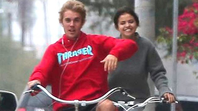 Justin Bieber a Selena Gomezov se dali opt dohromady (1. listopadu 2017).