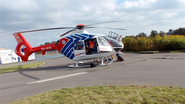Šišku transportoval vrtulník do olomoucké nemocnice s pohmožděnou páteří.