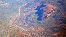 Posvátná hora Uluru je roku 2019 nepístupná turistm, prosadili to Austrálci.