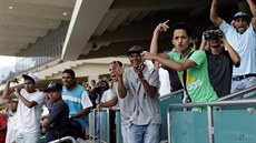 Stále oblíbené jsou v zemi i ko�ské dostihy (�íjen 2017).