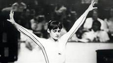 trnáctiletá rumunská gymnastka Nadia Comaneciová se stala nejmladí...