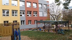 Prostor vedle �kolky je k pronájmu.