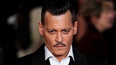 Johnny Depp na premiée snímku Vrada v Orient expresu v Londýn, 2. listopadu...