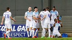Fotbalisté Astany slaví gól v utkání Evropské ligy proti Maccabi Tel Aviv.