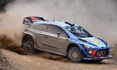 Thierry Neuville bhem Australské rallye.