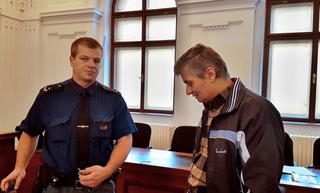 Dumitru Grumazescu obalovaný z kvtnového pokusu o vradu v ubytovn v Oseku u...