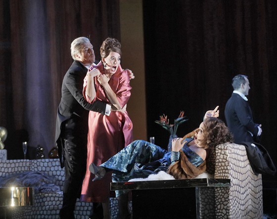 Scéna z opery Thomase Ad&#232;se Andl zkázy, kterou do kin odvysílala...