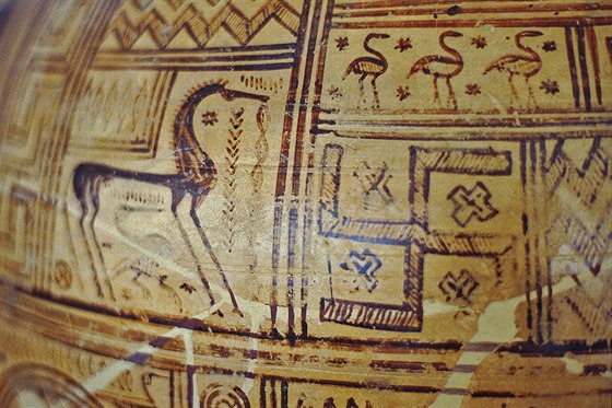 Svastika na archaické ecké keramice (8. století ped Kr., Archeologické muzeum...