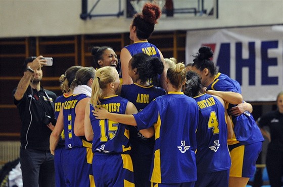 Amanda Zahuiová v centru oslav védských basketbalistek