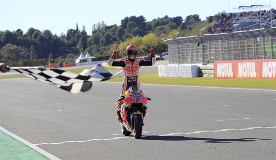 Marc Márquez slaví titul ampiona MotoGP.