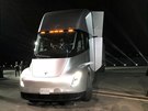 Prototyp elektrického tahae Tesla Semi na prezentaci v Hawthorne