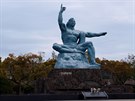 Socha Míru v Nagasaki se nachází pesn v epicentru jaderného výbuchu. Dodnes...