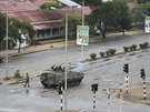 Zimbabwská armáda v centru hlavního msta Harare zablokovala pístup do...