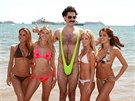 Zelené plavky proslavil filmový snímek Borat z roku 2006 s hercem Sachou...