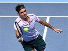 POD TLAKEM. Roger Federer v semifinále Turnaje mistr v Londýn.