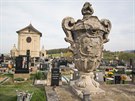 Barokn� sochy na h�bitov� ve St��lk�ch na Krom���sku.