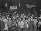 Demonstrace na Velkm nmst v Hradci Krlov v listopadu 1989.