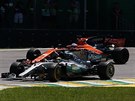 Lewis Hamilton (vpedu) a Fernando Alonso bhem Velké ceny Brazílie