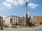 Olomouc, Horní a Dolní námstí. Mariánský barokní morový sloup stojí na Dolním...