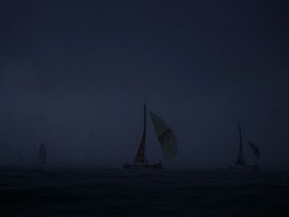 T̎KÉ PODMÍNKY. Extrémní závod Volvo Ocean Race v Lisabonu probhl v hustém...