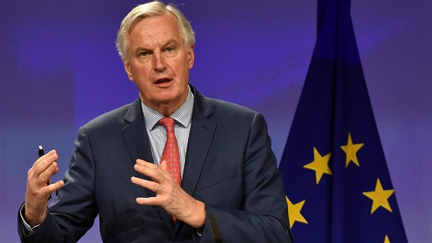 Michel Barnier na p�te�n� tiskov� konferenci po jedn�n� o brexitu (10. listopadu 2017)