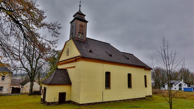 Dominantou Křišťanova, kde nyní žije okolo sta obyvatel, je kostel Nejsvětějšího jména Ježíš.