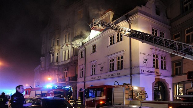 V centru Prahy hoela kuchyn restaurace,
 koda je pes dva miliony korun. (15.11.2017)