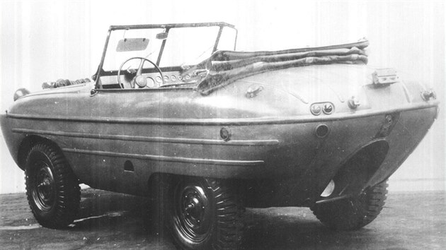 Škoda 972. Obojživelný vůz byl vyroben v pěti exemplářích