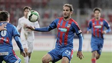 Na mí eká plzeský útoník Marek Bako.