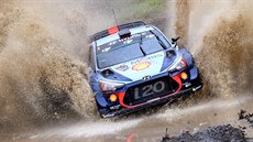 Thierry Neuville bhem Australské rally.