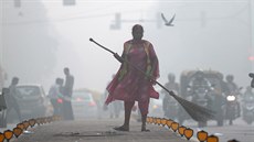 Indické Dillí trápí již několikátým dnem silně znečištěné ovzduší. Město...
