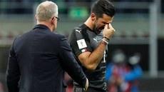 Je konec, Gianluigi Buffon práv� odchytal poslední zápas za Itálii, se slovy...