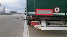 Na 32. kilometru dálnice D2 ve smru na Brno se srazilo osobní auto s kamionem....