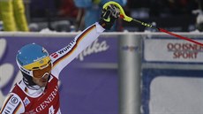 Felix Neureuther vítězí ve slalomu v Levi.