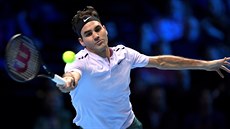 Švýcarský tenista Roger Federer v duelu Turnaje mistryň s Marinem Čiličem z...
