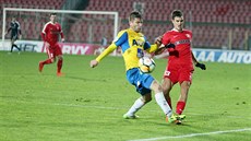 Momentka z prvoligového duelu Brno (ervená) vs. Teplice