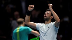 Grigor Dimitrov slaví vítzství na Turnaji mistr.