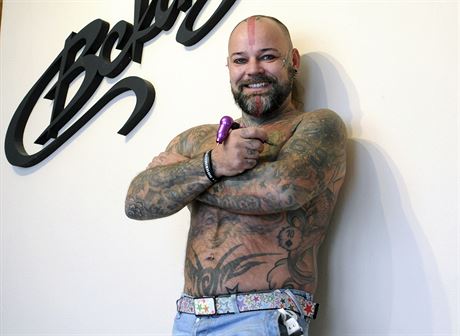 Opavský tatér Martin Bek provozuje své tetovací studio v centru Opavy od svých...