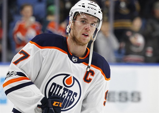 Kapitán Edmonton Oilers Connor McDavid v posledních dvou týdnech kvli nemoci...