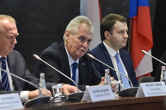 Prezident ČR Miloš Zeman (uprostřed) vystoupil 22. listopadu v Moskvě na...