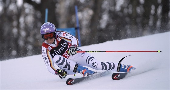 Viktoria Rebensburgová na trati obího slalomu Svtového poháru v Killingtonu