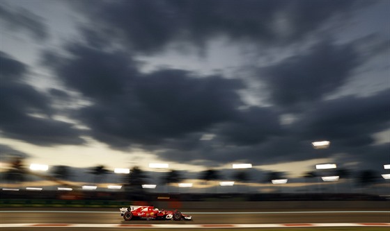 Sebastian Vettel na trati Velké ceny Abú Zabí