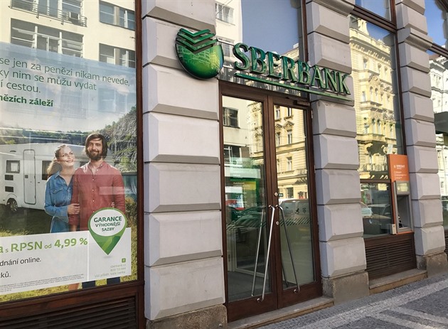 Klienti Sberbank se dočkali. Garanční systém za rok vyplatil většinu náhrad