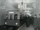 Odjezd první soupravy ze stanice Avtovo v listopadu 1955